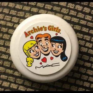 MAC Archie Girls Pearlmatte face powder